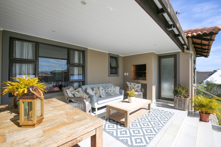 3 Bedroom Property for Sale in The Hill Western Cape